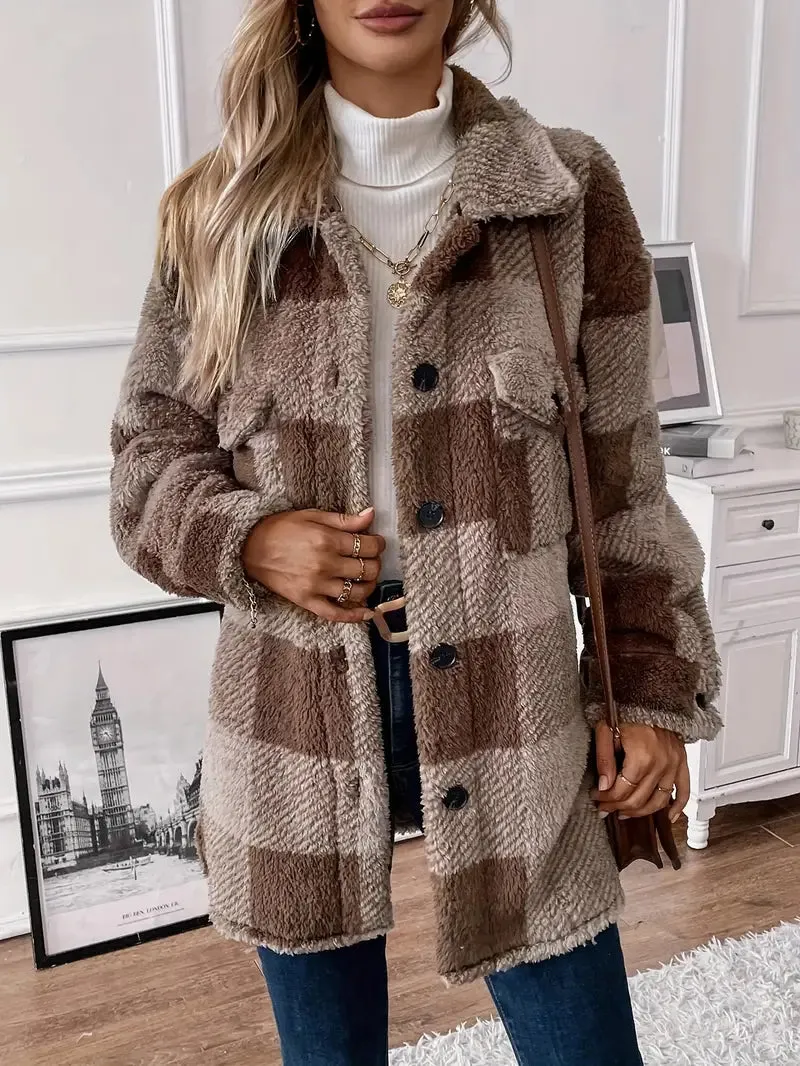 Heidi-Mode | Weicher Mantel mit Karomuster und Frontknopfverschluss