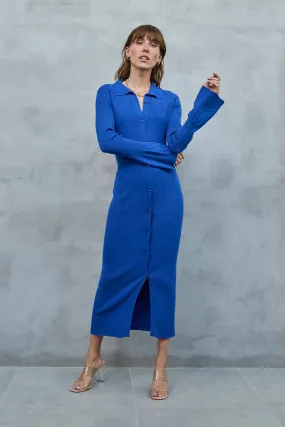 Langes, geknöpftes Rippstrickkleid