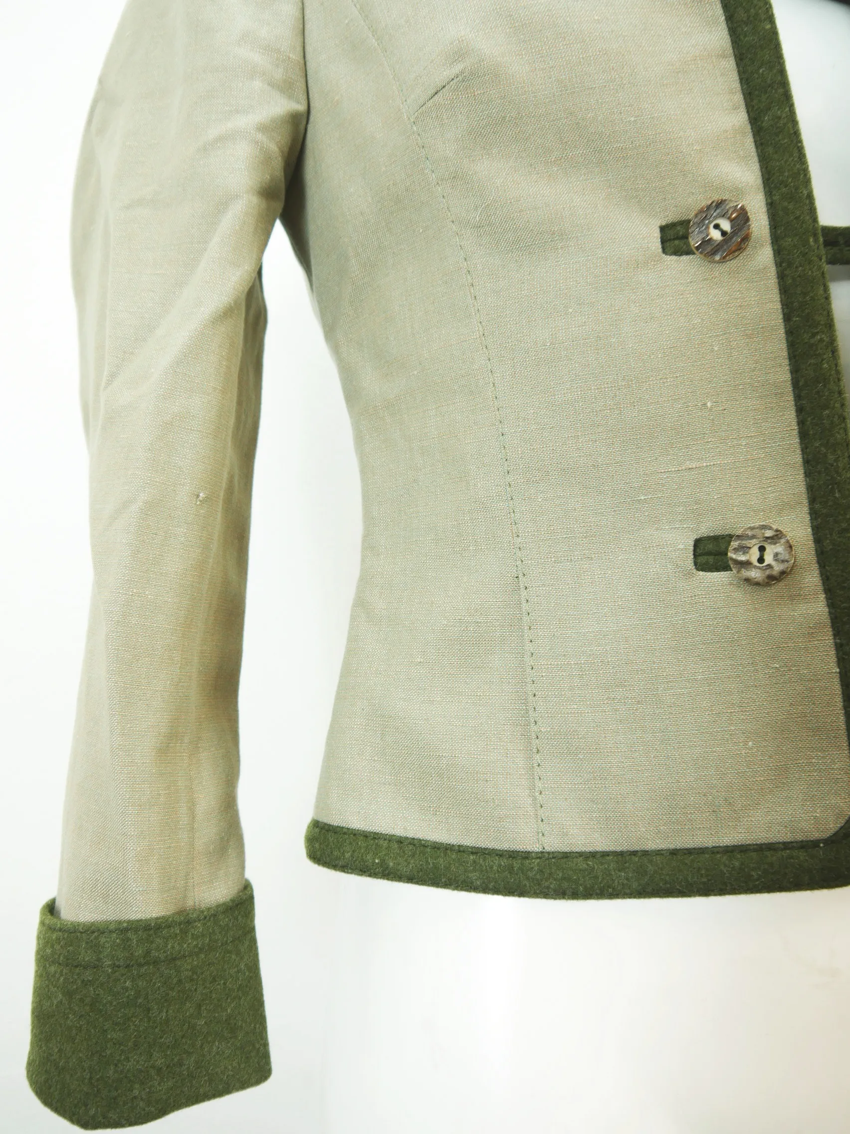 Resi Hammerer neuwertig grün Hirschhornknöpfe Damen Leinen Trachtenjacke Gr.36