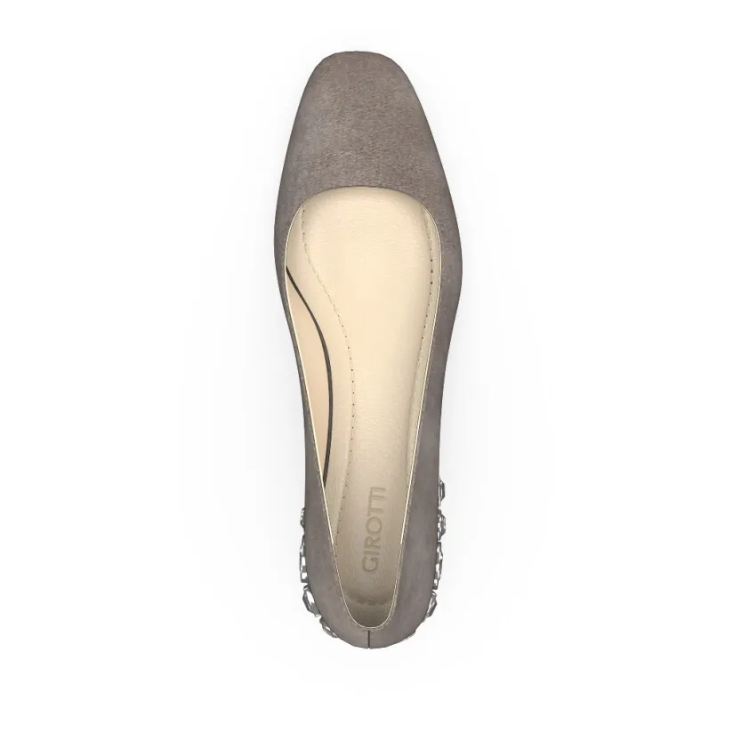 Schuhe mit Schmuckabsatz 8194